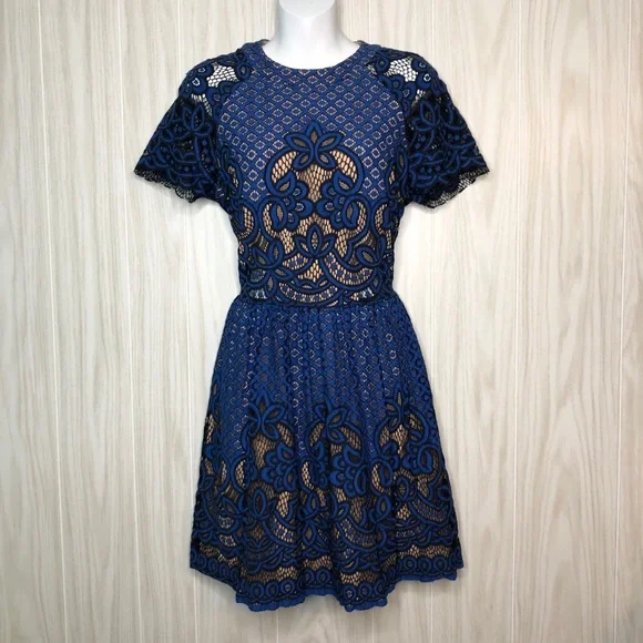 dry lace dresses Chiara Lace Dress XS